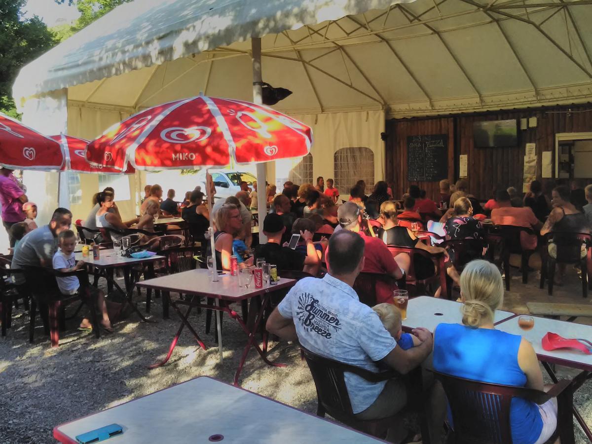 Le Des 3 Lacs Campingplatz Belmont-Tramonet