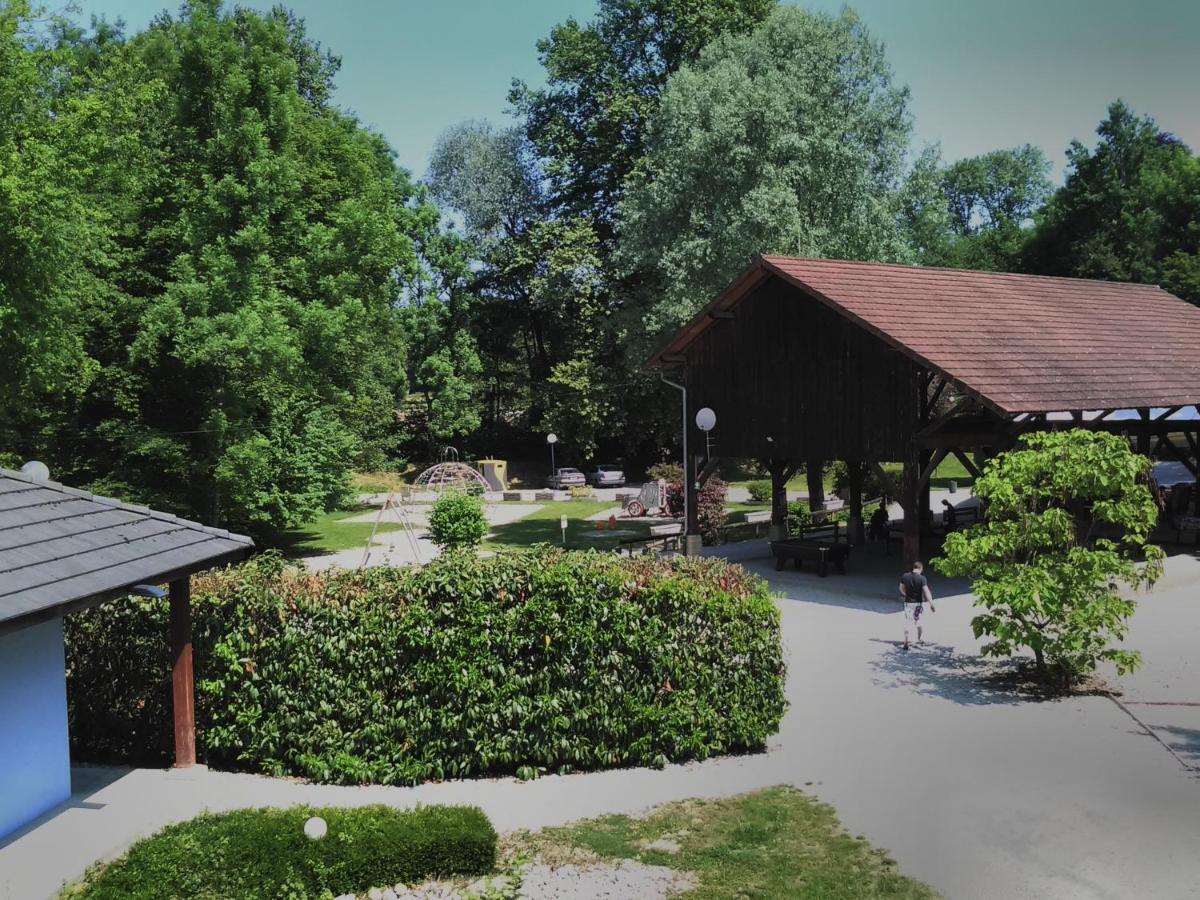 Camping Le Des 3 Lacs 4*